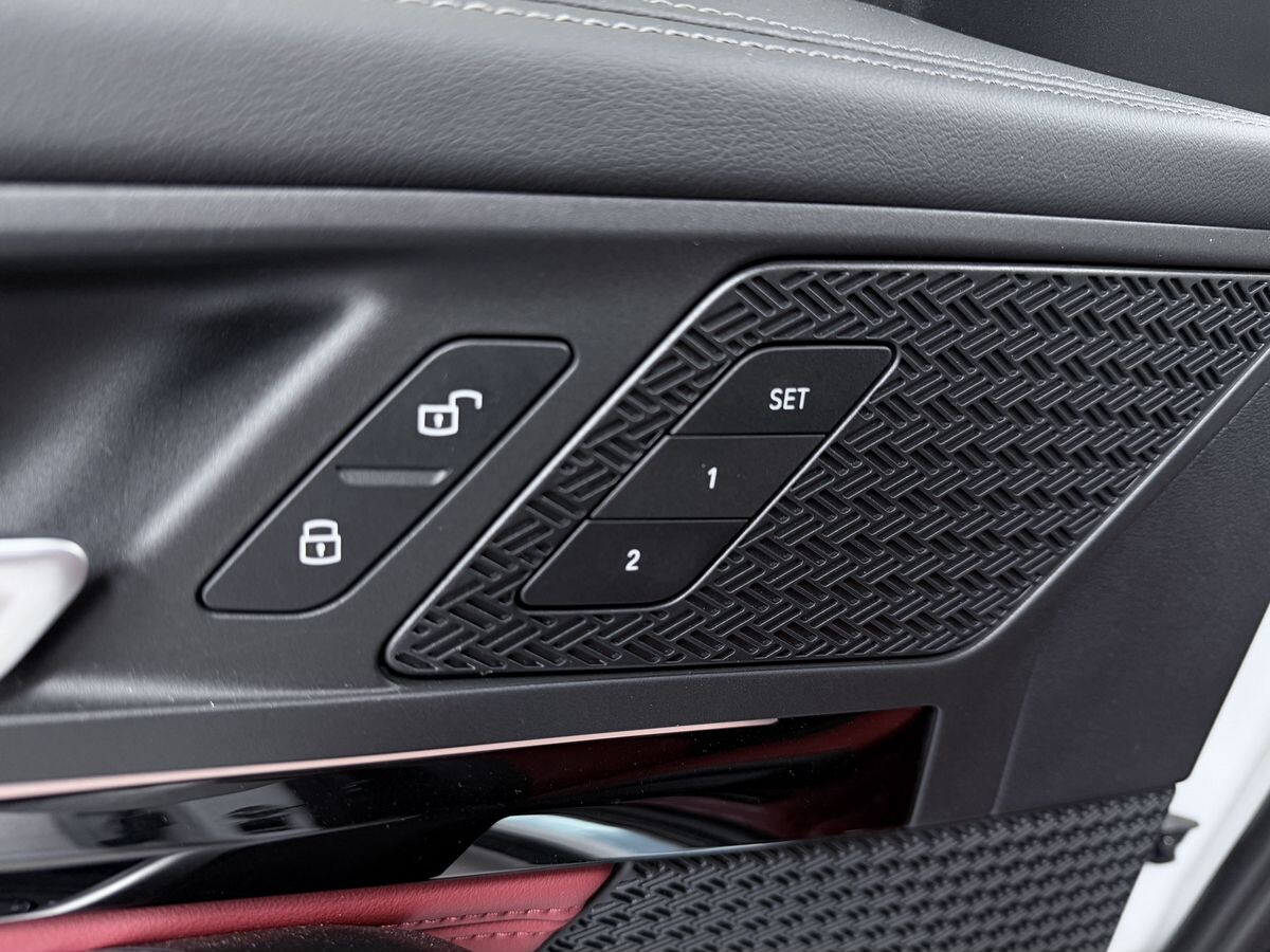 BMW X1 2023 - фото автомобиля