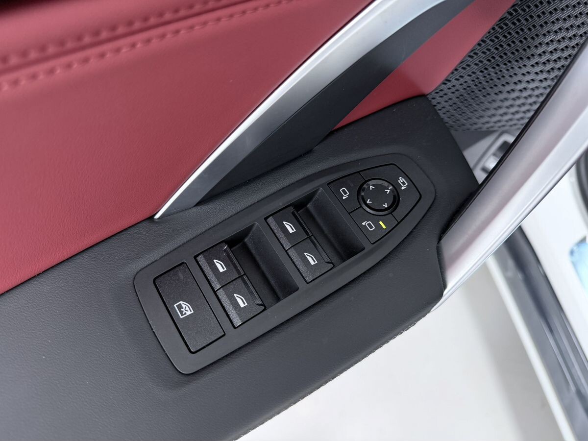 BMW X1 2023 - фото автомобиля