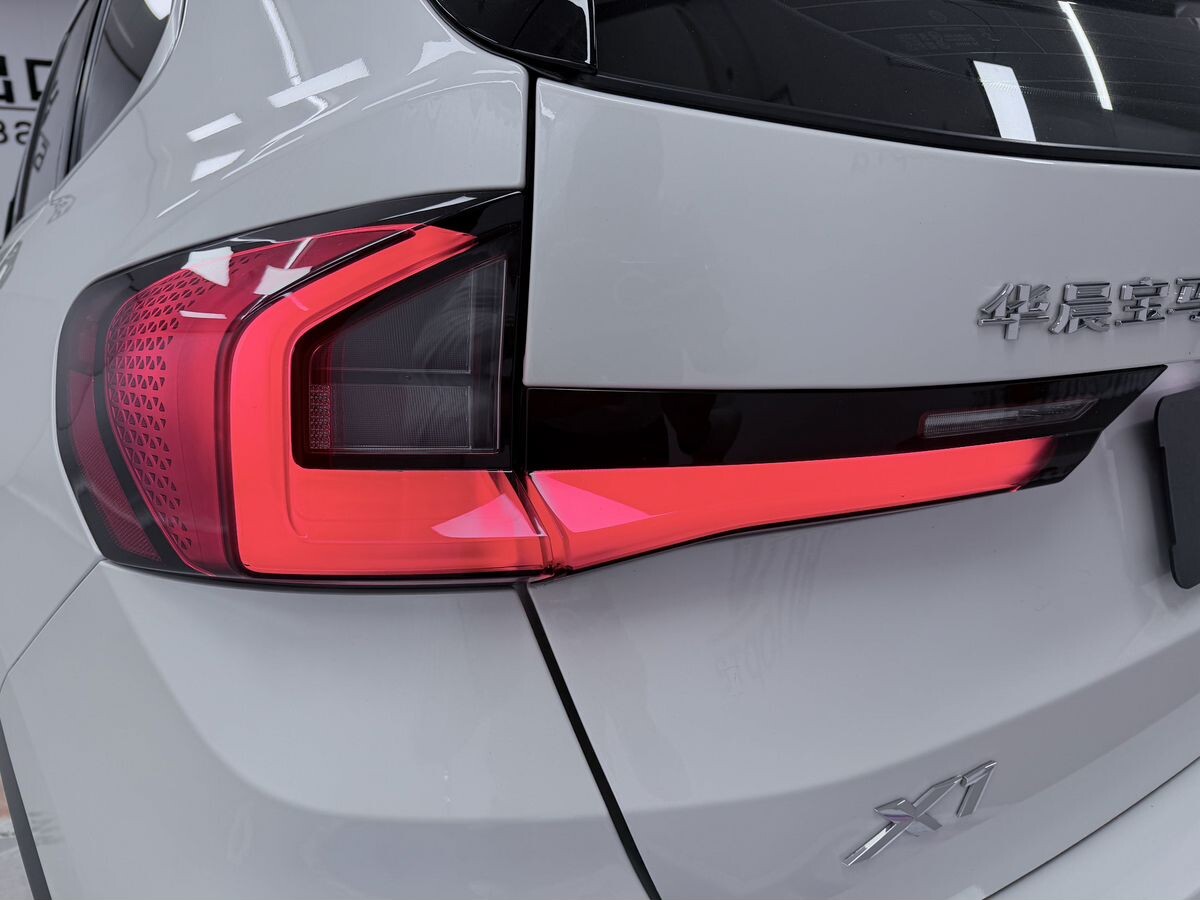 BMW X1 2023 - фото автомобиля