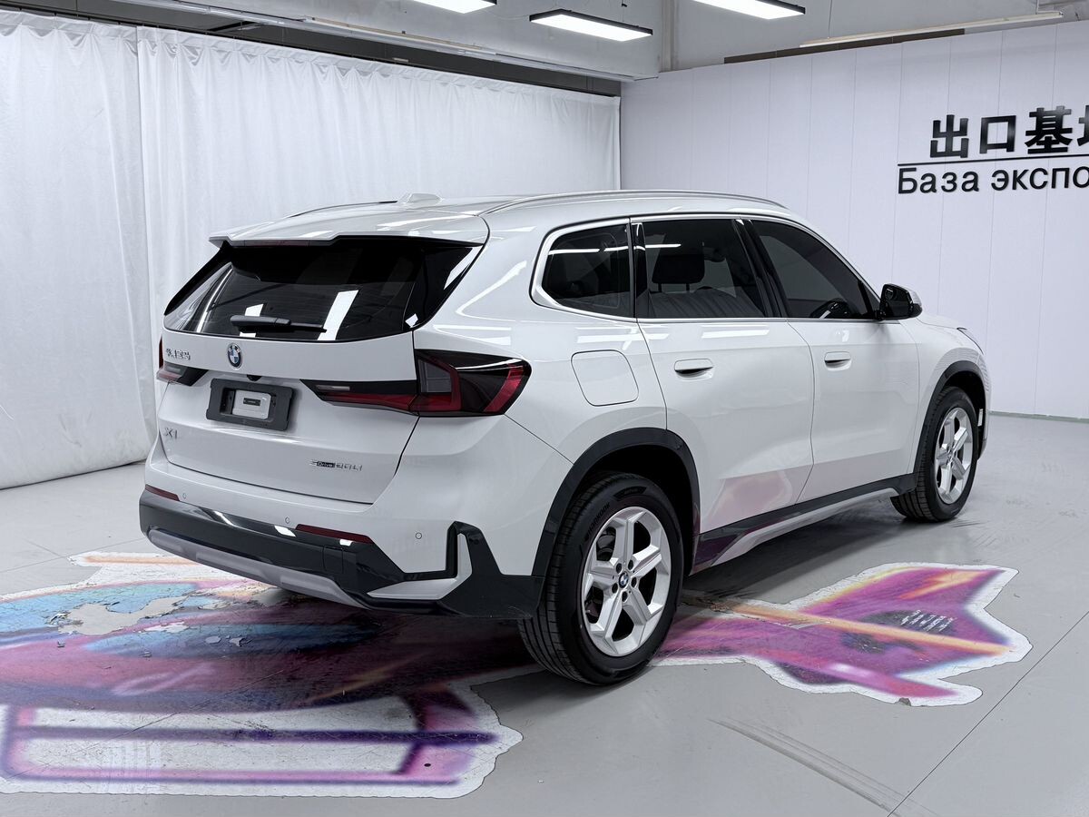 BMW X1 2023 - фото автомобиля