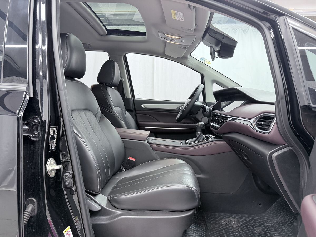 GAC Trumpchi M6 Pro 2022 - фото автомобиля