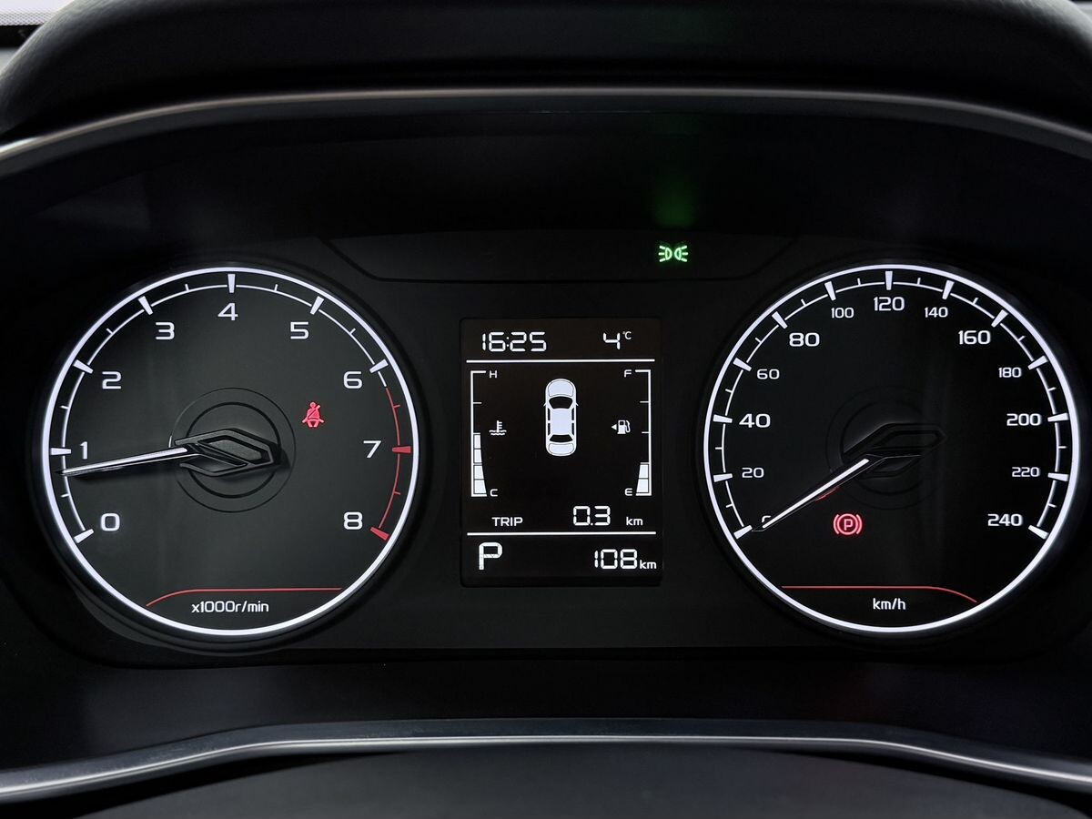 Geely Coolray 2025 - фото автомобиля