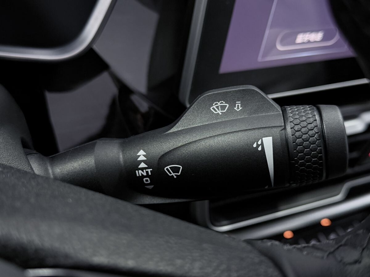 Geely Coolray 2025 - фото автомобиля