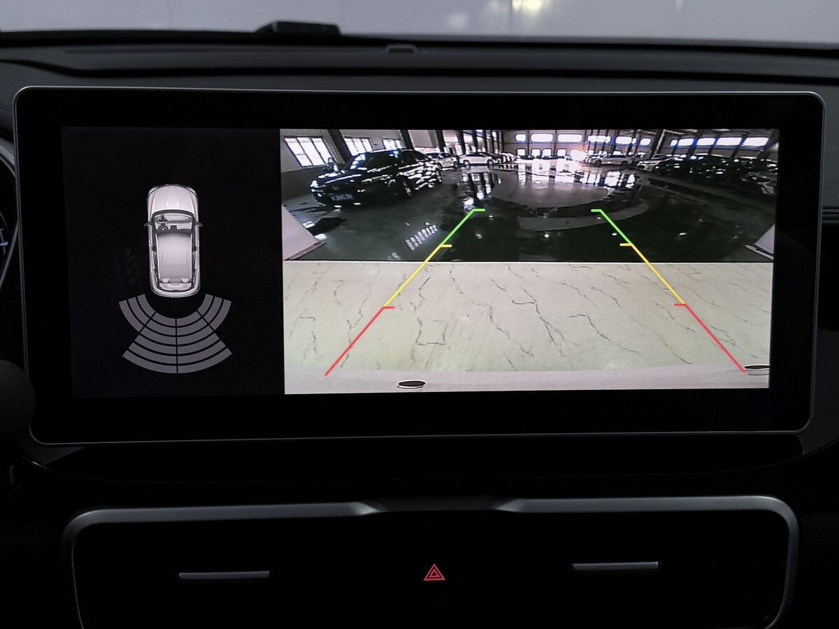 Geely Coolray 2025 - фото автомобиля