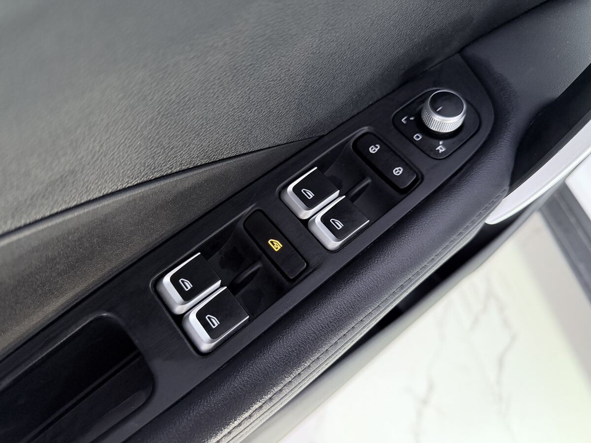 Geely Coolray 2025 - фото автомобиля