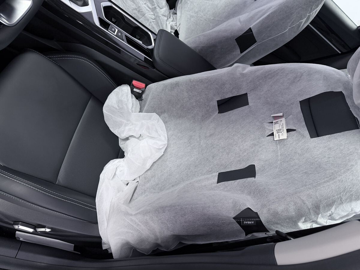 Geely Coolray 2025 - фото автомобиля