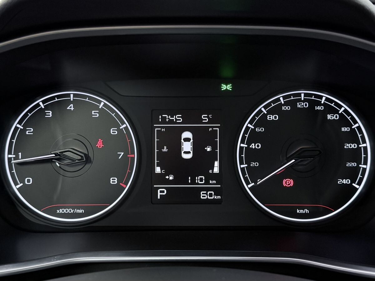 Geely Coolray 2025 - фото автомобиля