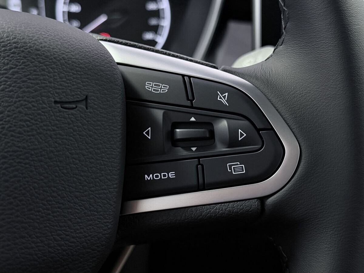 Geely Coolray 2025 - фото автомобиля