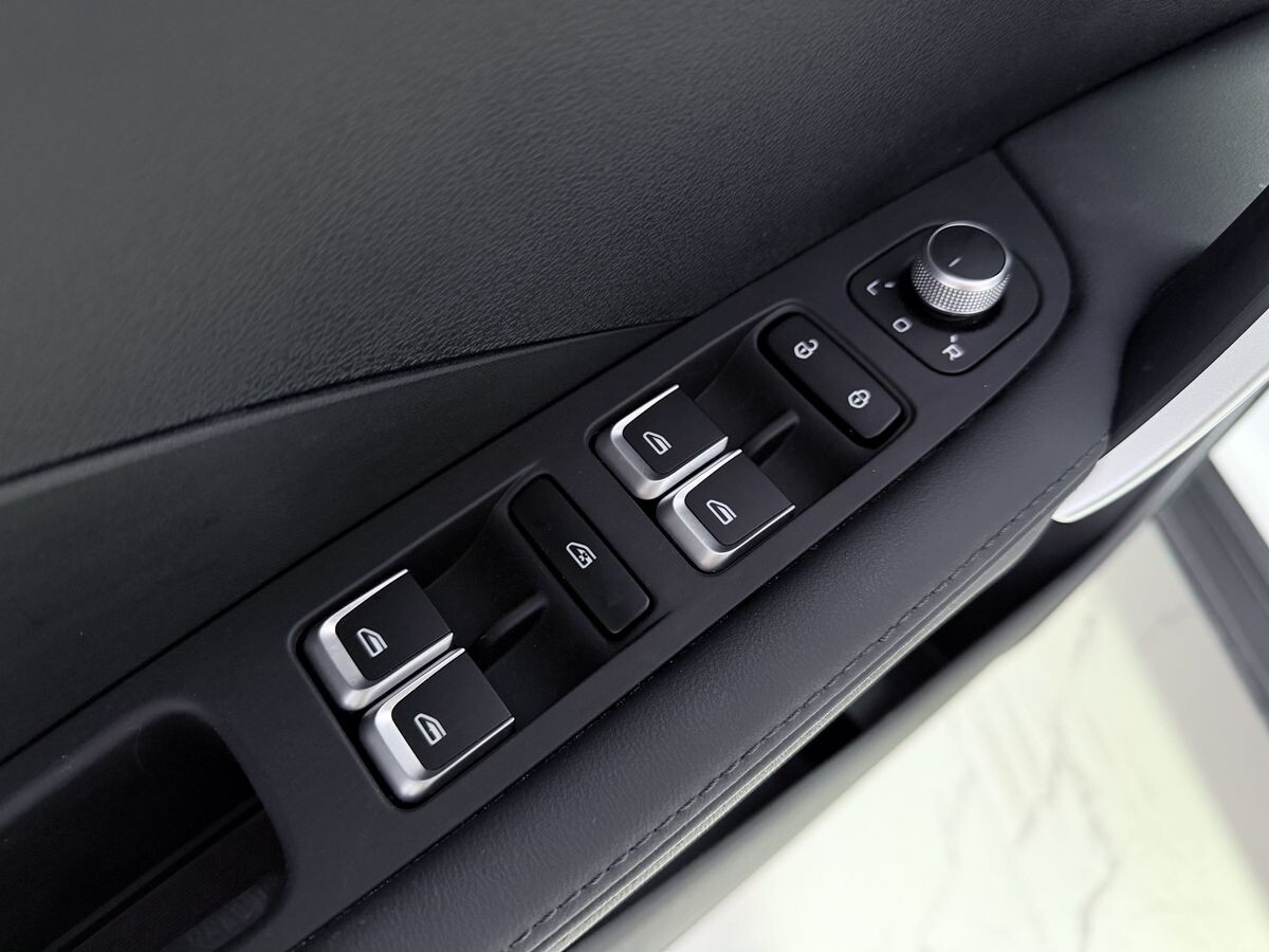 Geely Coolray 2025 - фото автомобиля