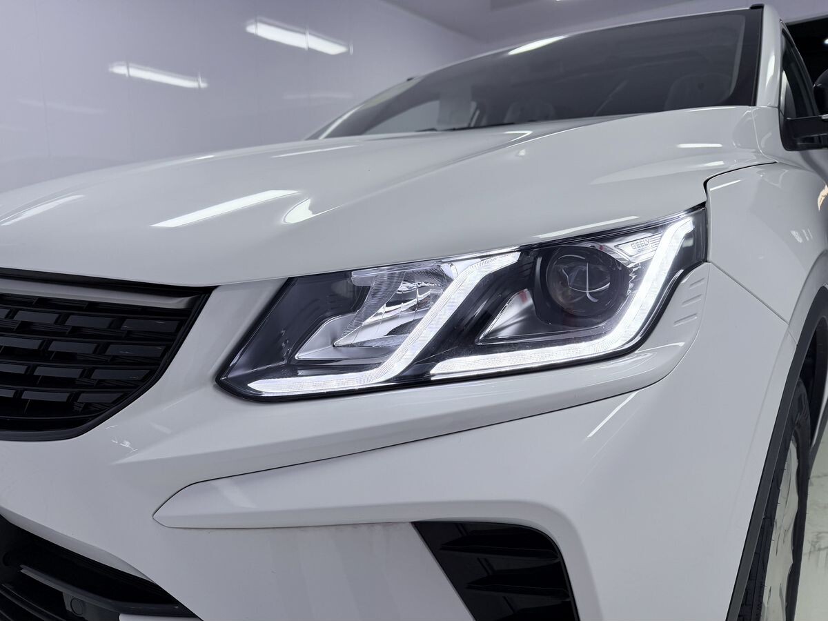 Geely Coolray 2025 - фото автомобиля