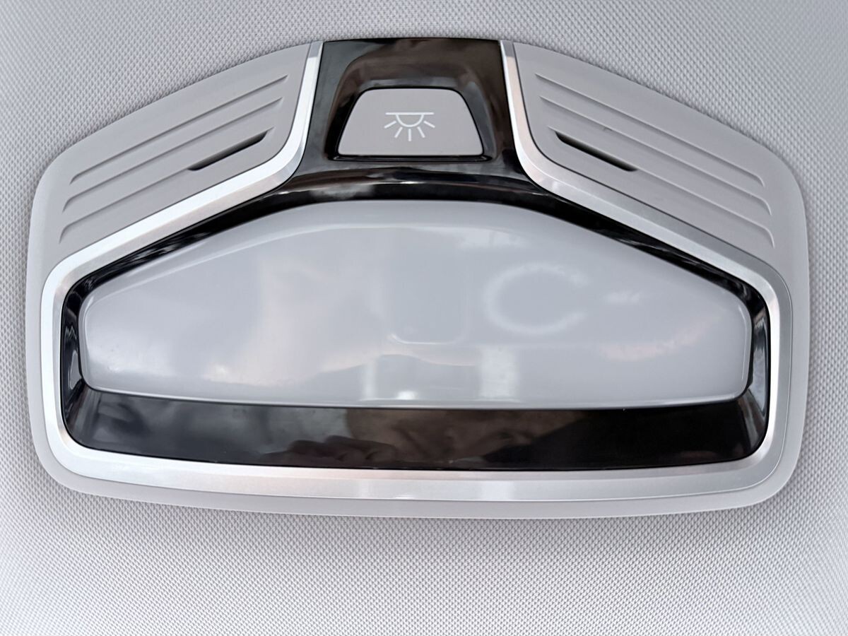 Geely Emgrand 2023 - фото автомобиля