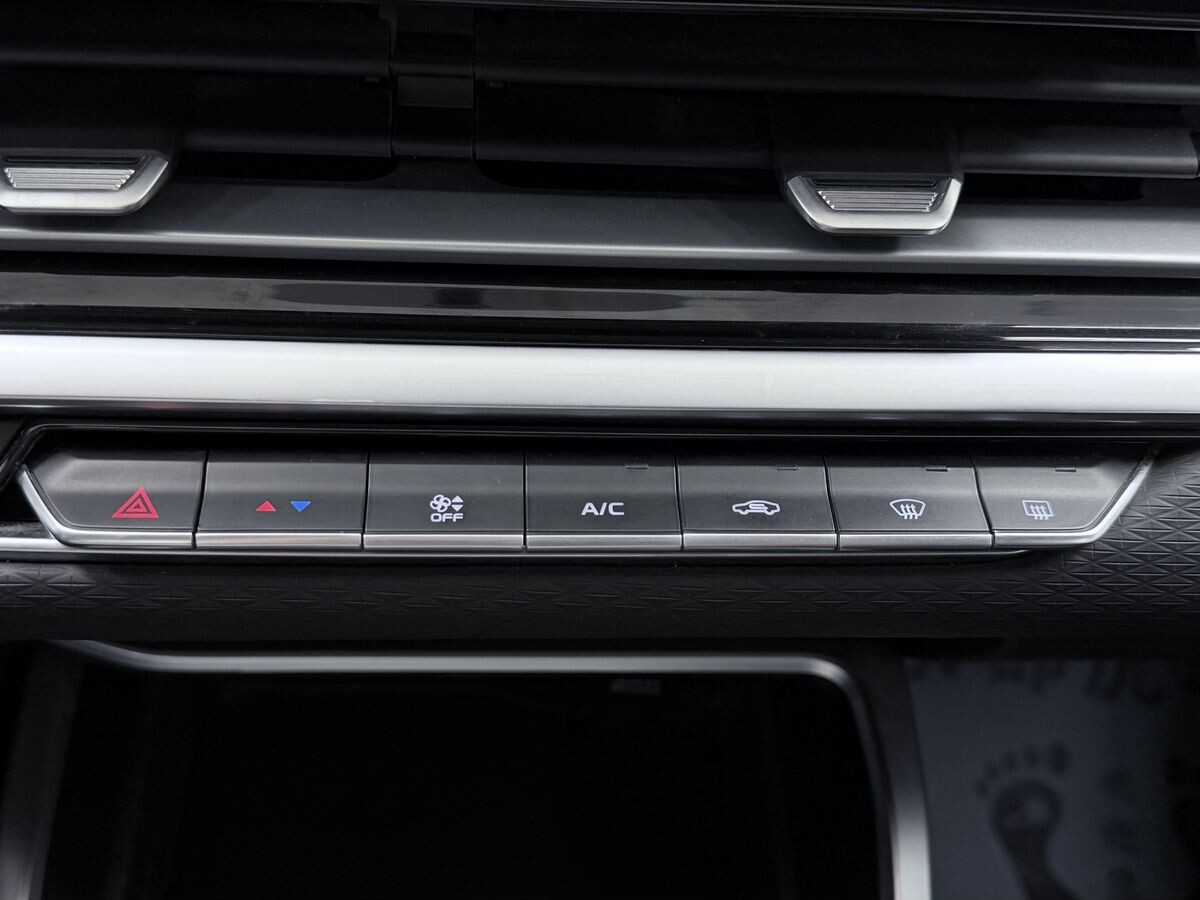 Geely Emgrand 2023 - фото автомобиля