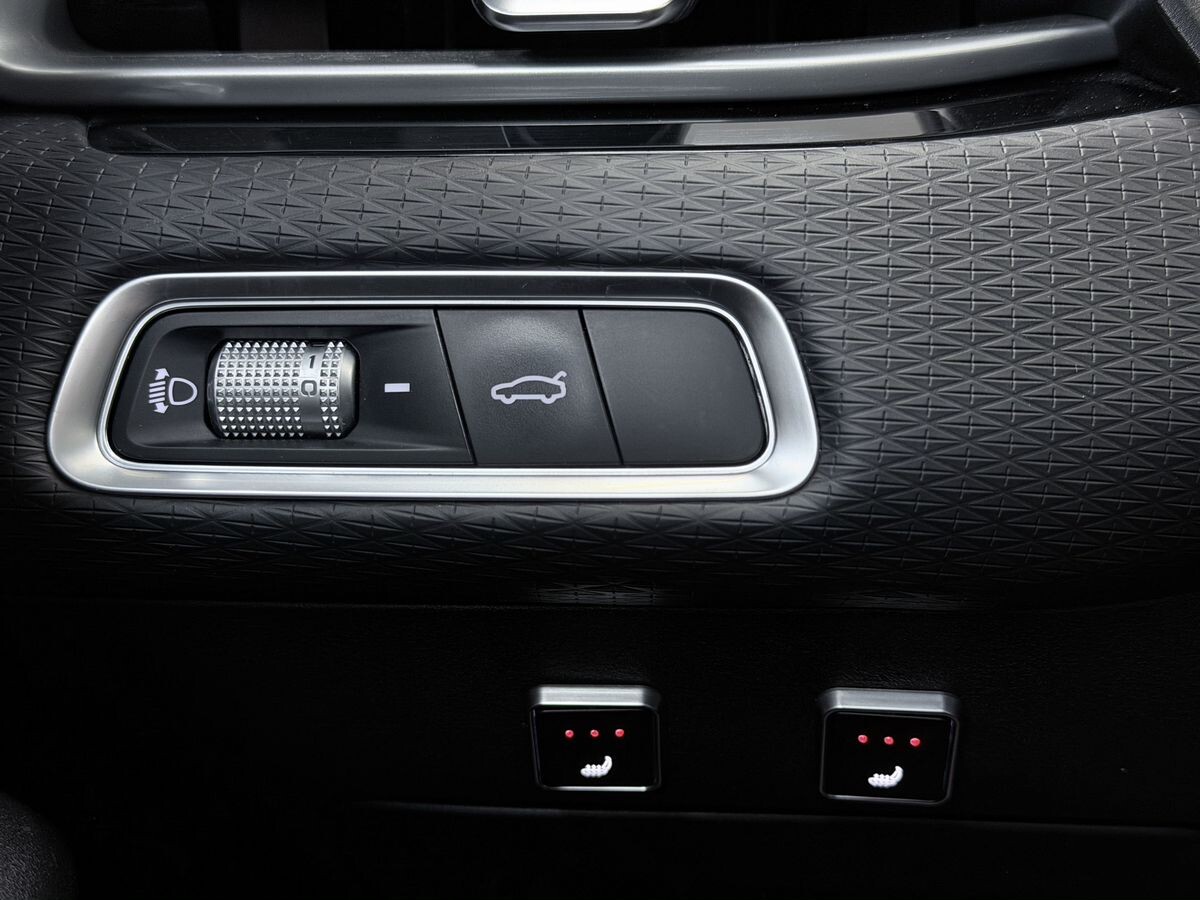 Geely Emgrand 2023 - фото автомобиля