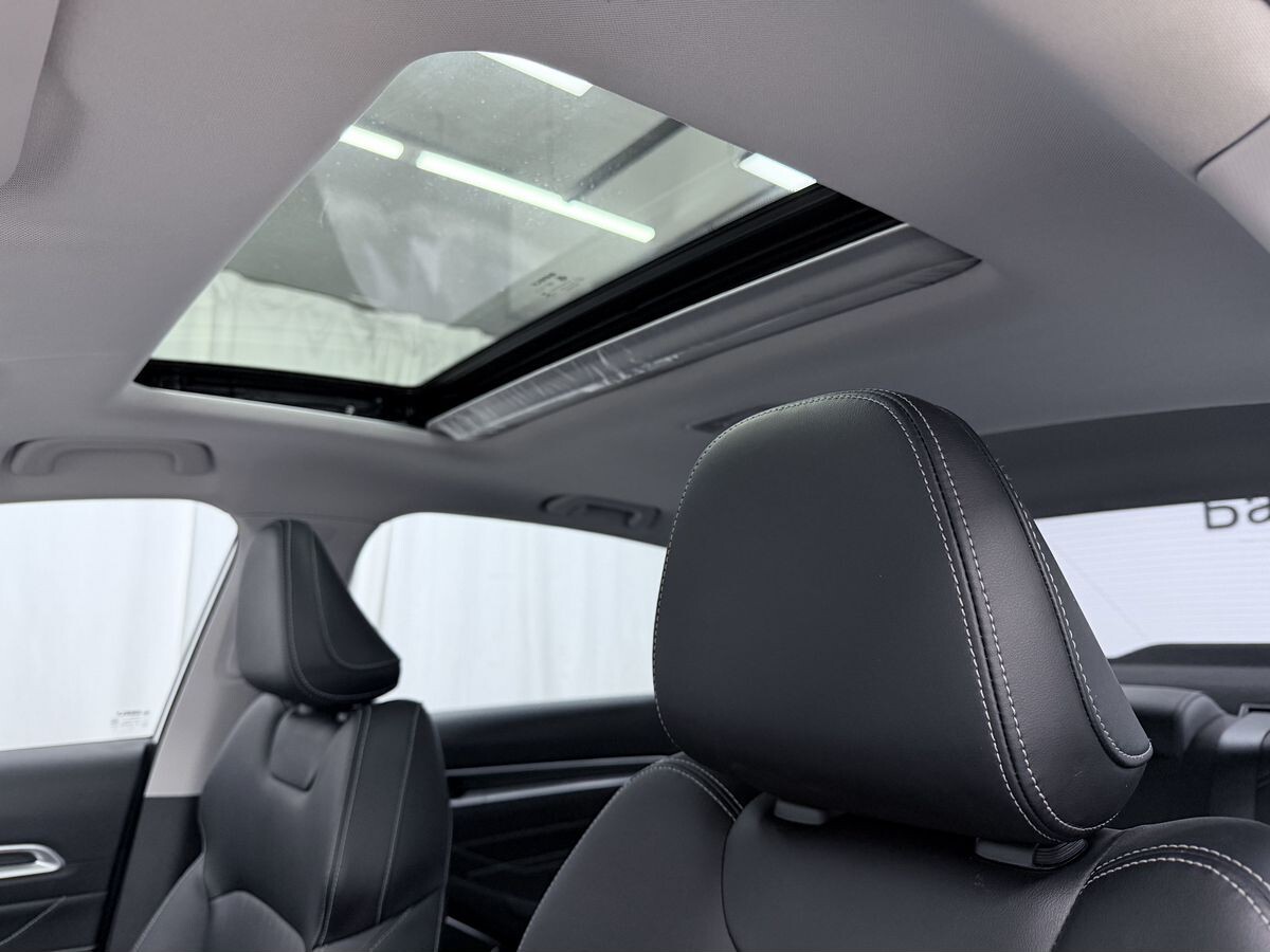 Geely Emgrand 2023 - фото автомобиля