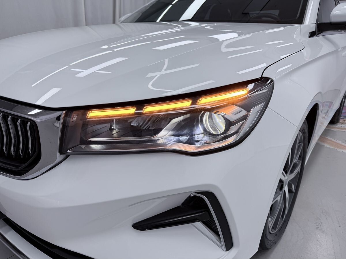 Geely Emgrand 2023 - фото автомобиля