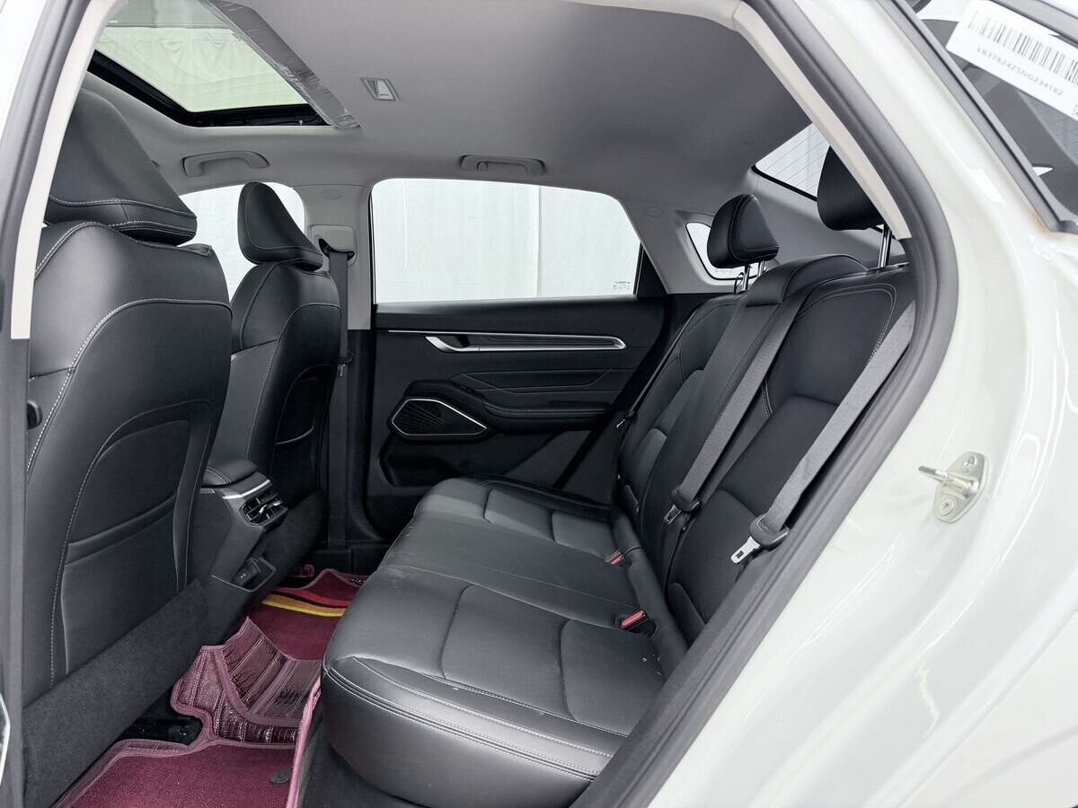 Geely Emgrand 2023 - фото автомобиля