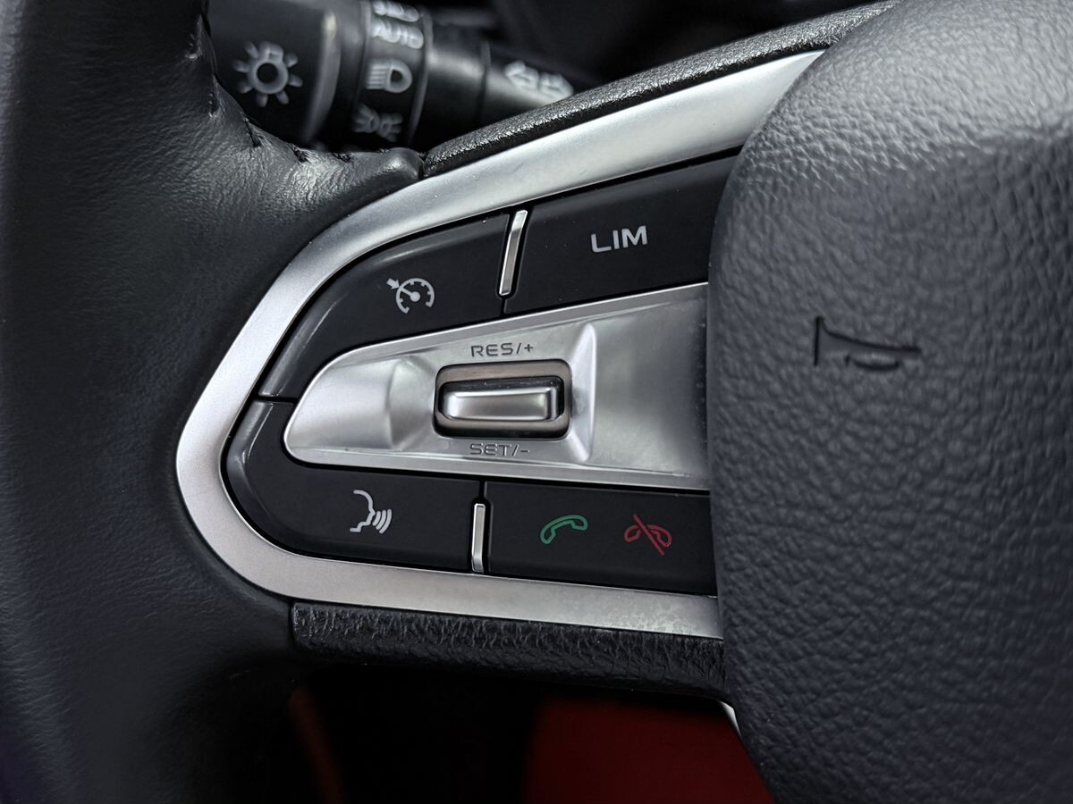 Geely Vision X6 Pro 2022 - фото автомобиля