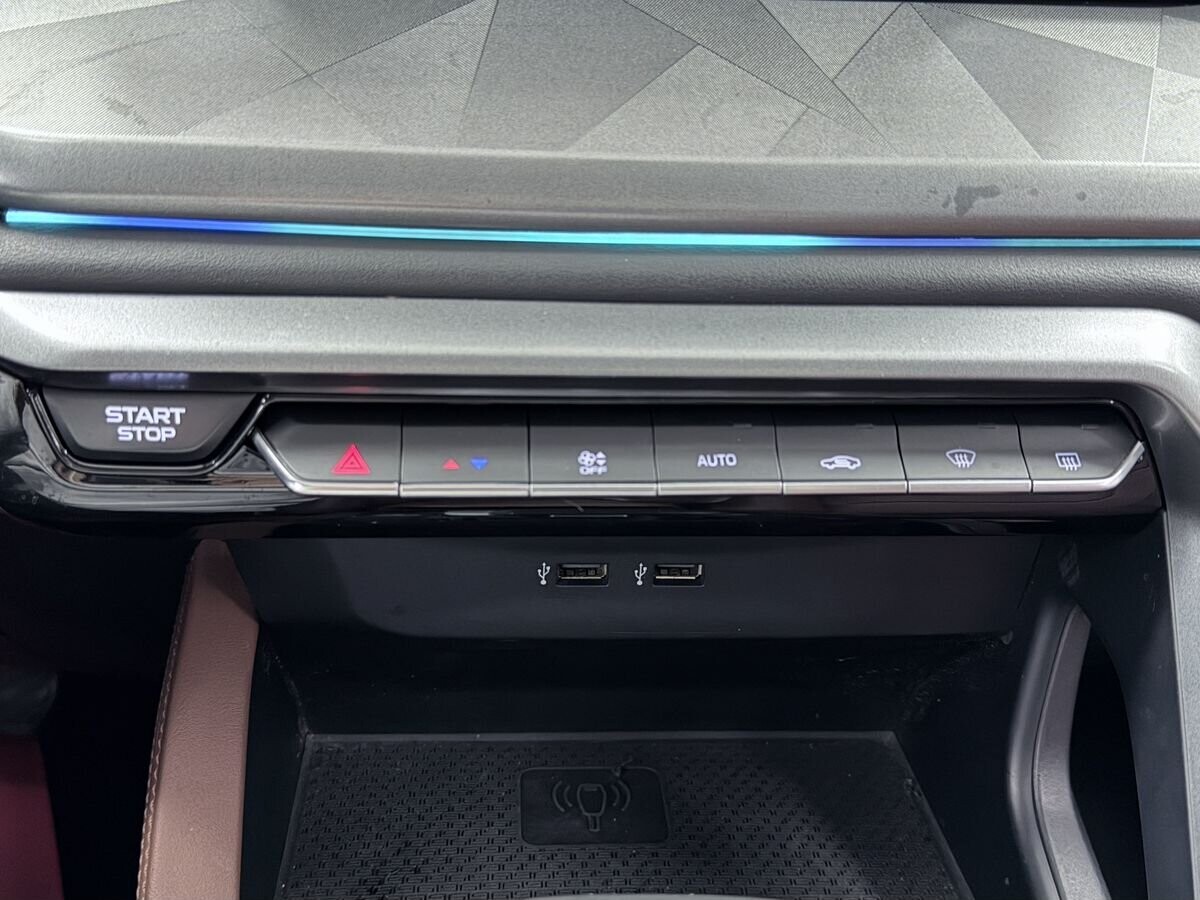 Geely Vision X6 Pro 2022 - фото автомобиля