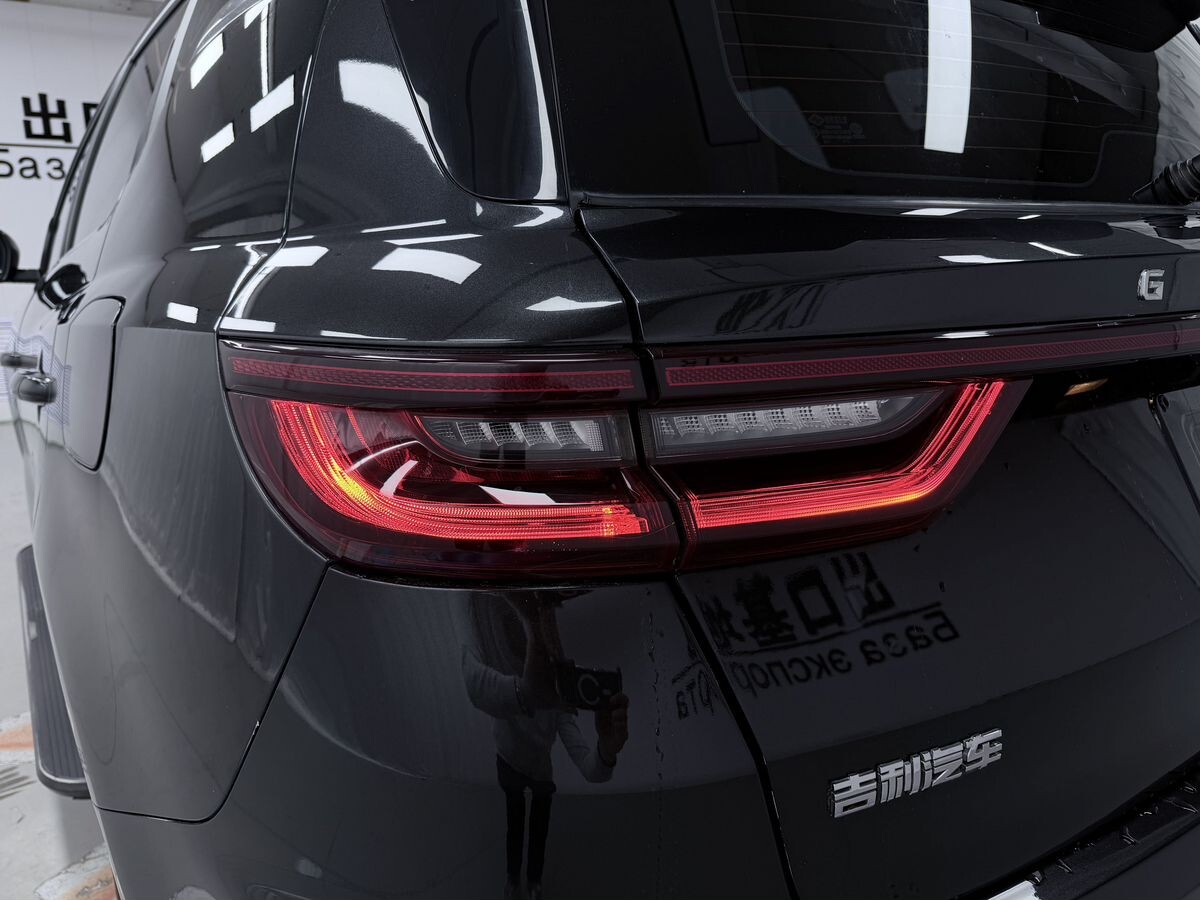 Geely Vision X6 Pro 2022 - фото автомобиля