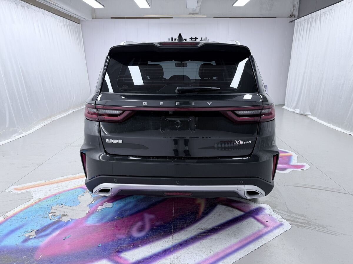 Geely Vision X6 Pro 2022 - фото автомобиля