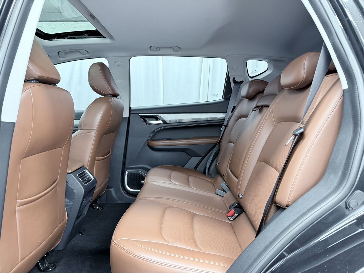 Geely Vision X6 Pro 2022 - фото автомобиля