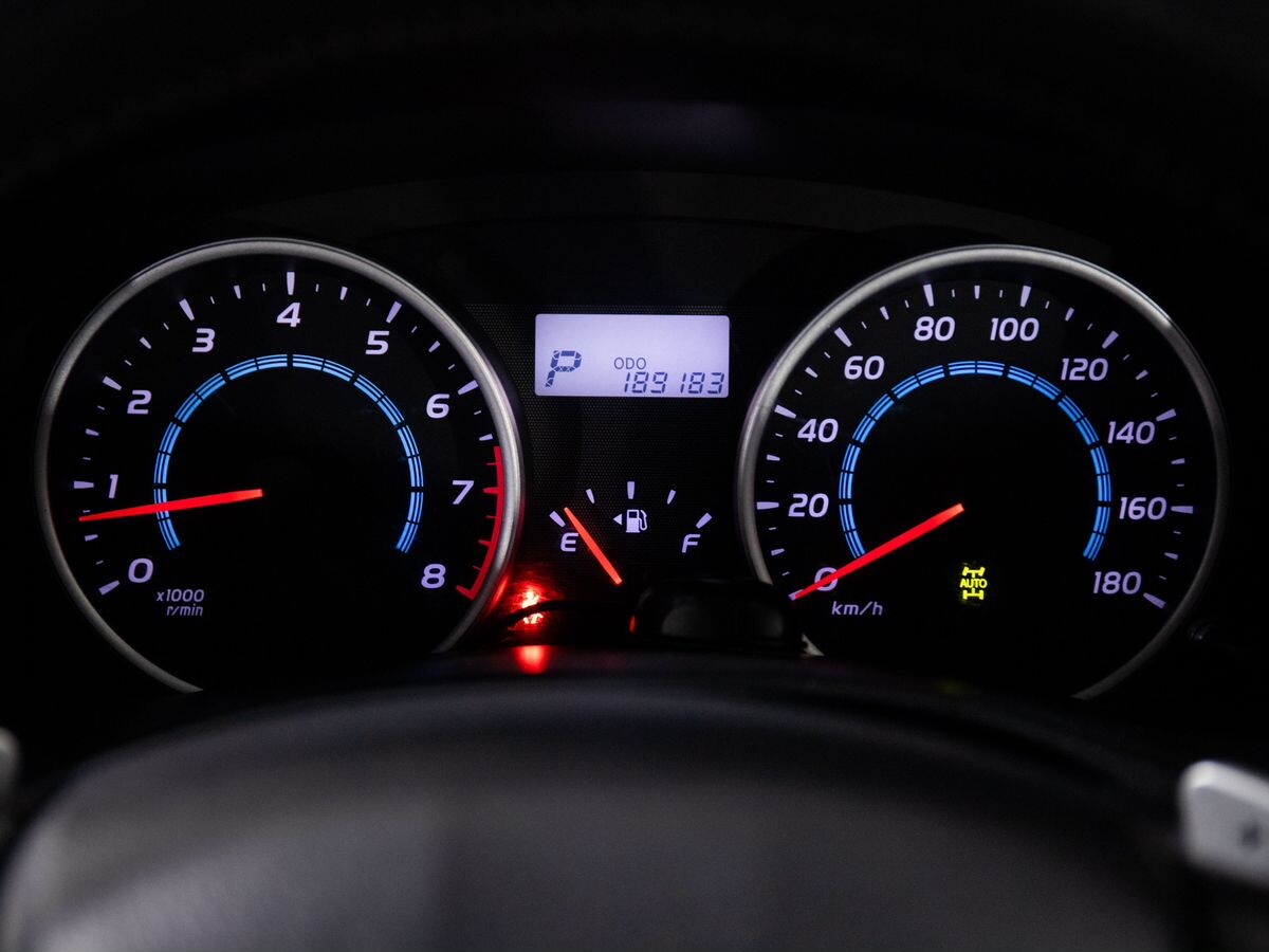 Toyota Wish 2009 - фото автомобиля