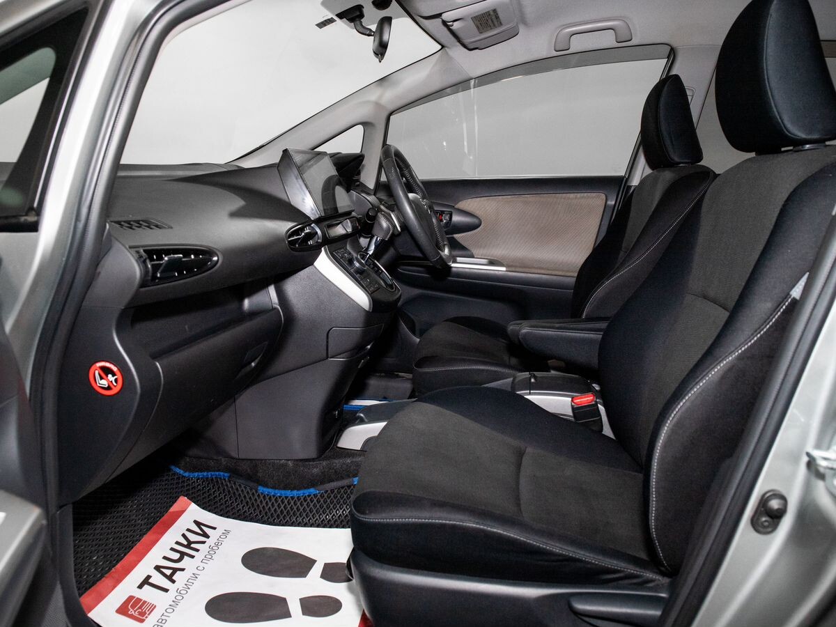 Toyota Wish 2009 - фото автомобиля