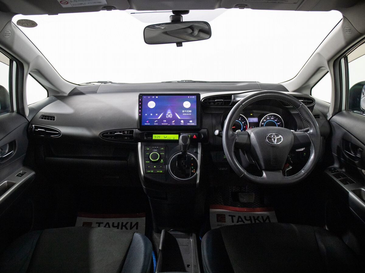 Toyota Wish 2009 - фото автомобиля