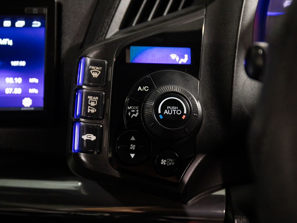 Honda CR-Z 2012 - фото автомобиля