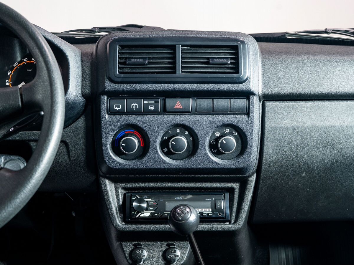 Лада Нива Легенд 2024 - фото автомобиля