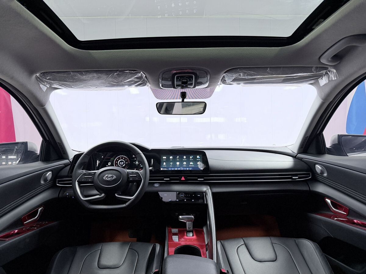 Hyundai Elantra 2023 - фото автомобиля