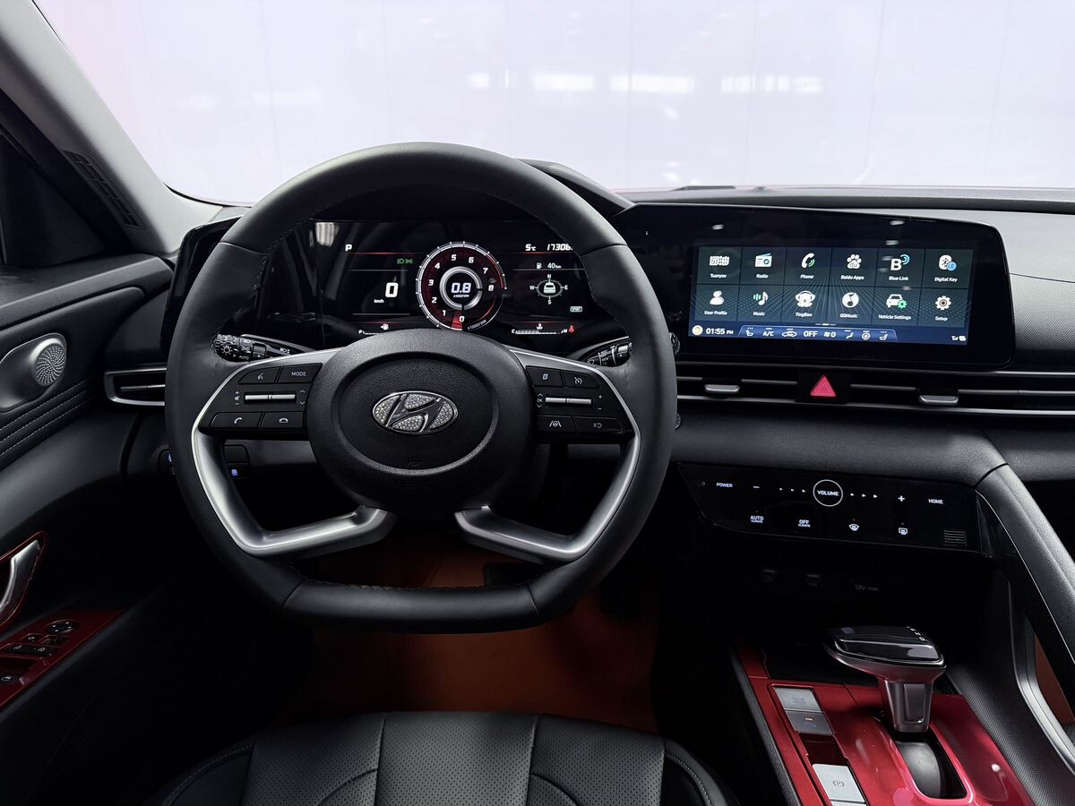 Hyundai Elantra 2023 - фото автомобиля