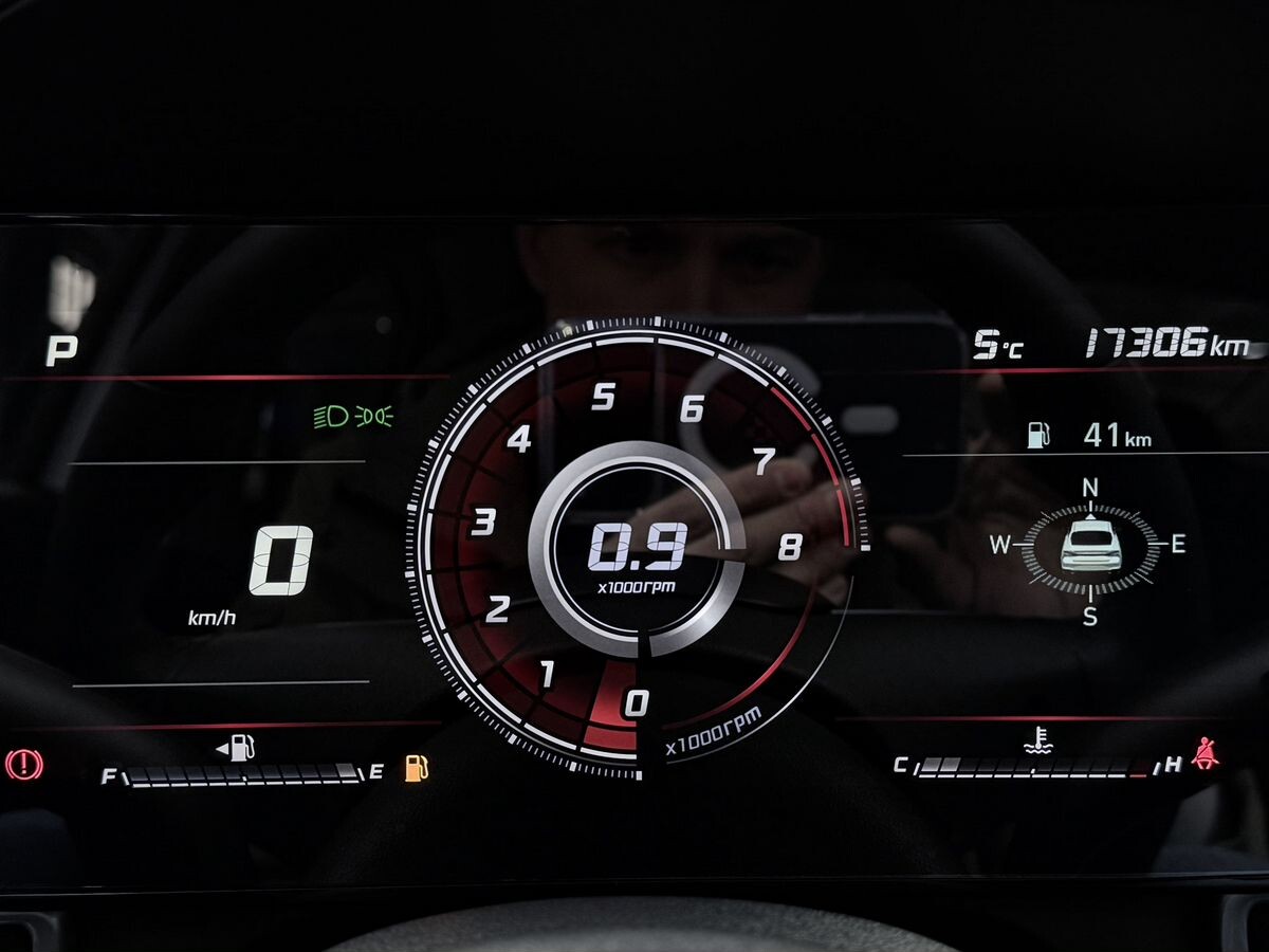 Hyundai Elantra 2023 - фото автомобиля