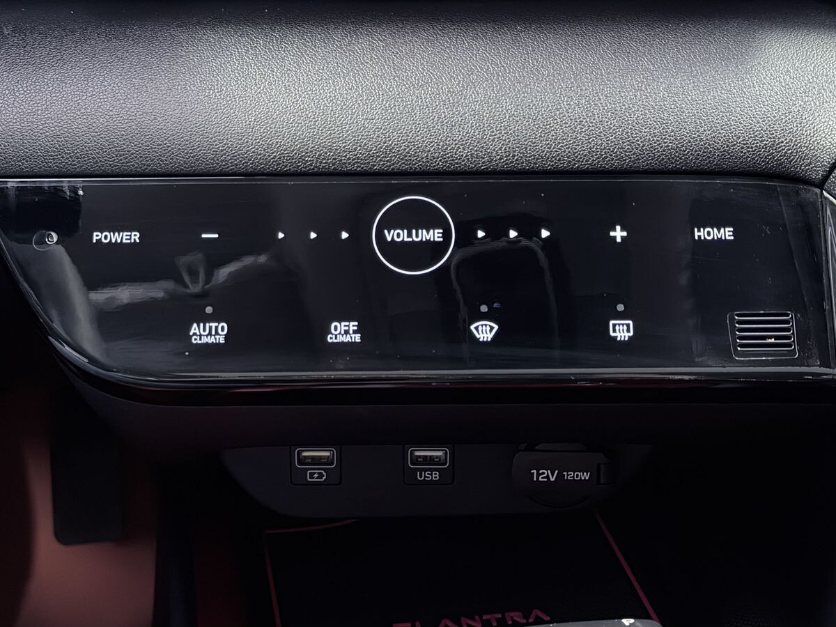 Hyundai Elantra 2023 - фото автомобиля