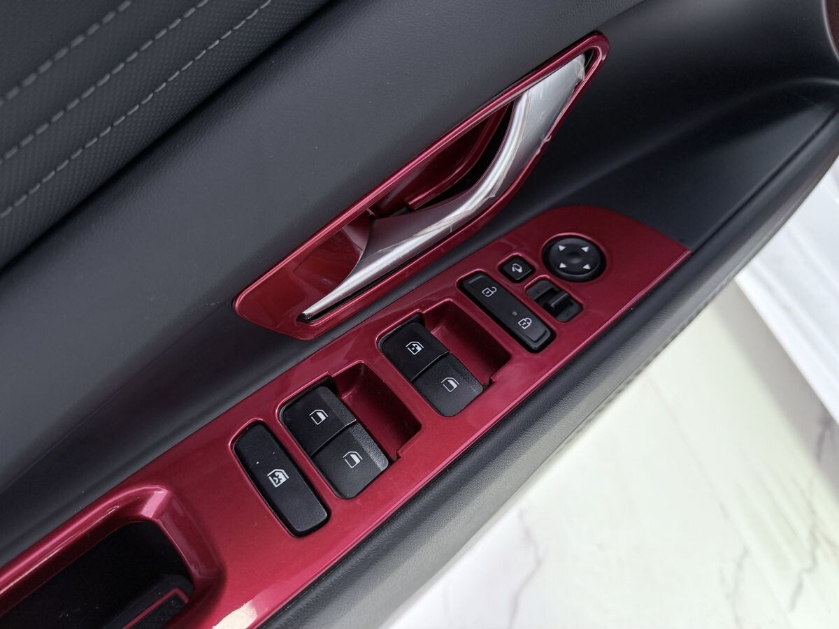 Hyundai Elantra 2023 - фото автомобиля