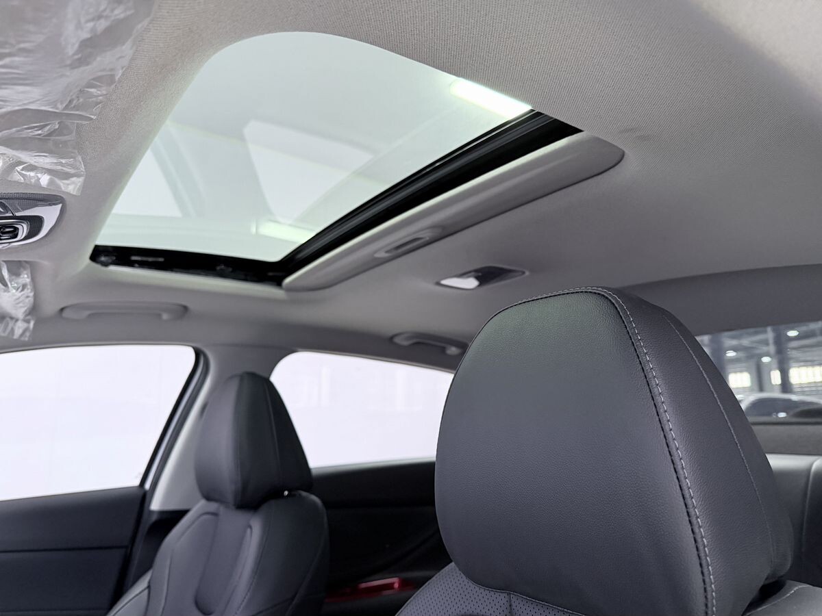 Hyundai Elantra 2023 - фото автомобиля