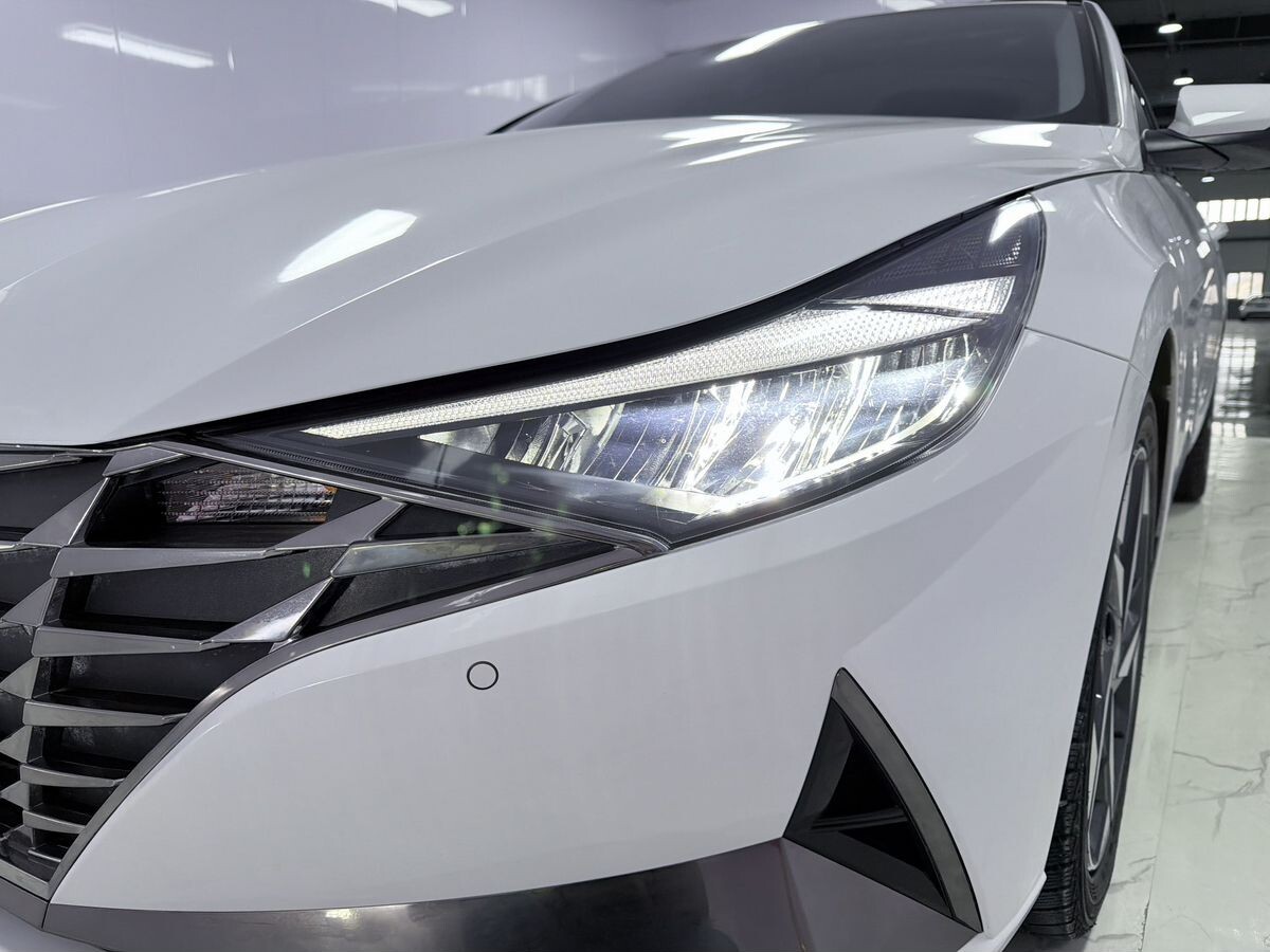 Hyundai Elantra 2023 - фото автомобиля