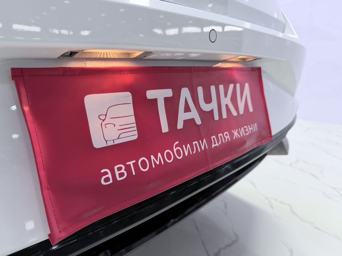 Hyundai Elantra 2023 - фото автомобиля