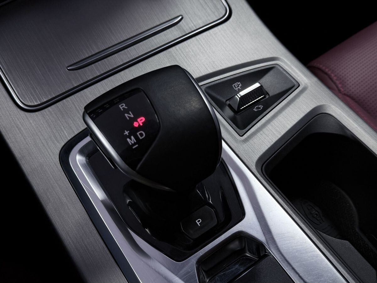 Jetour X70 Plus 2022 - фото автомобиля