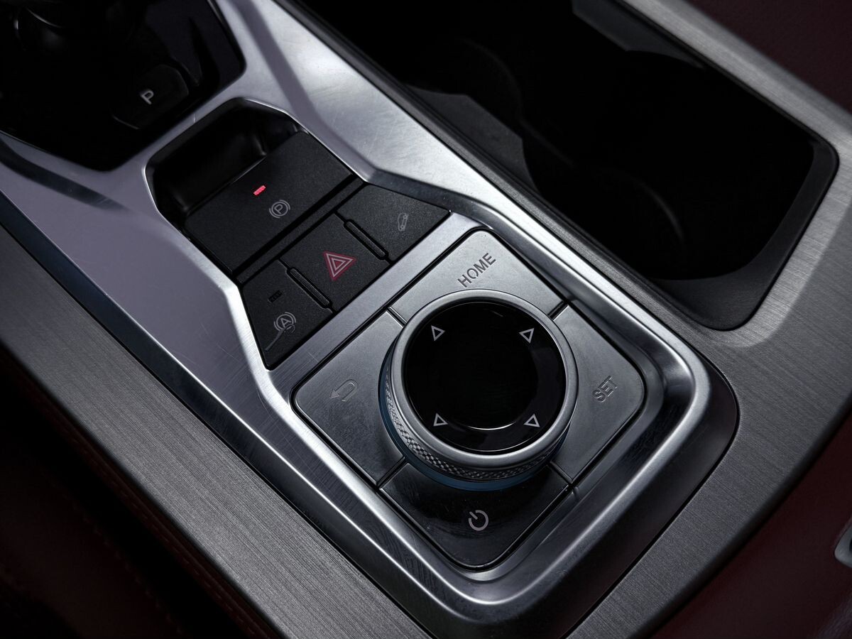 Jetour X70 Plus 2022 - фото автомобиля