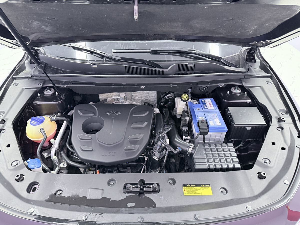 Jetour X70 Plus 2022 - фото автомобиля