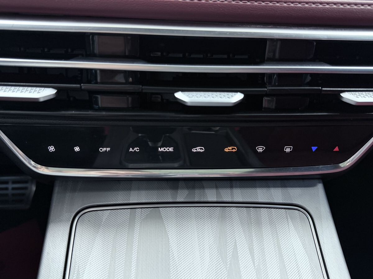 Jetour X70 Plus 2023 - фото автомобиля