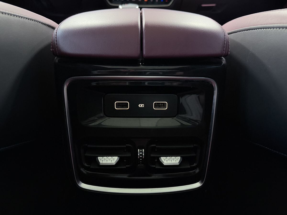 Jetour X70 Plus 2023 - фото автомобиля