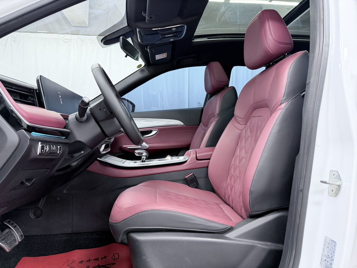 Jetour X70 Plus 2023 - фото автомобиля