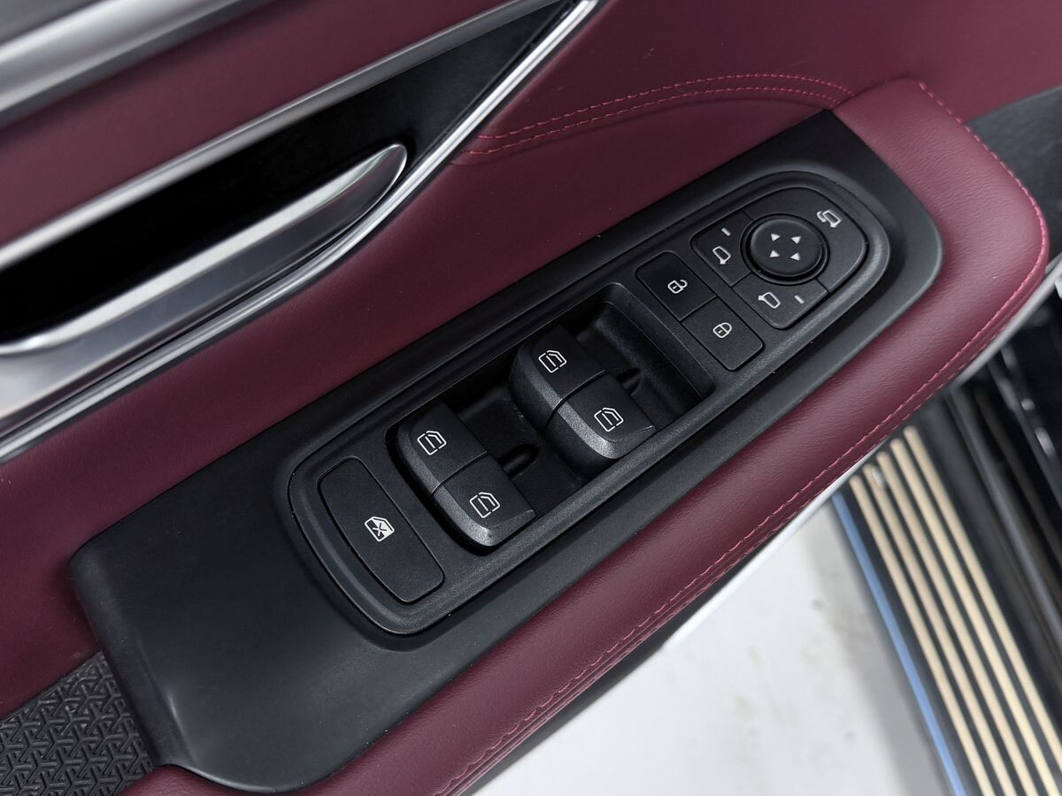 Jetour X70 Plus 2022 - фото автомобиля