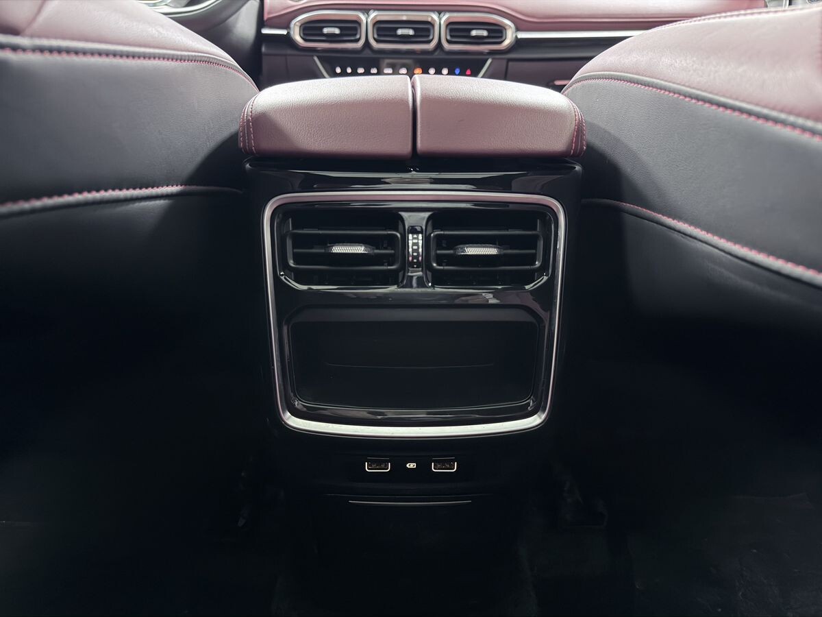 Jetour X70 Plus 2022 - фото автомобиля