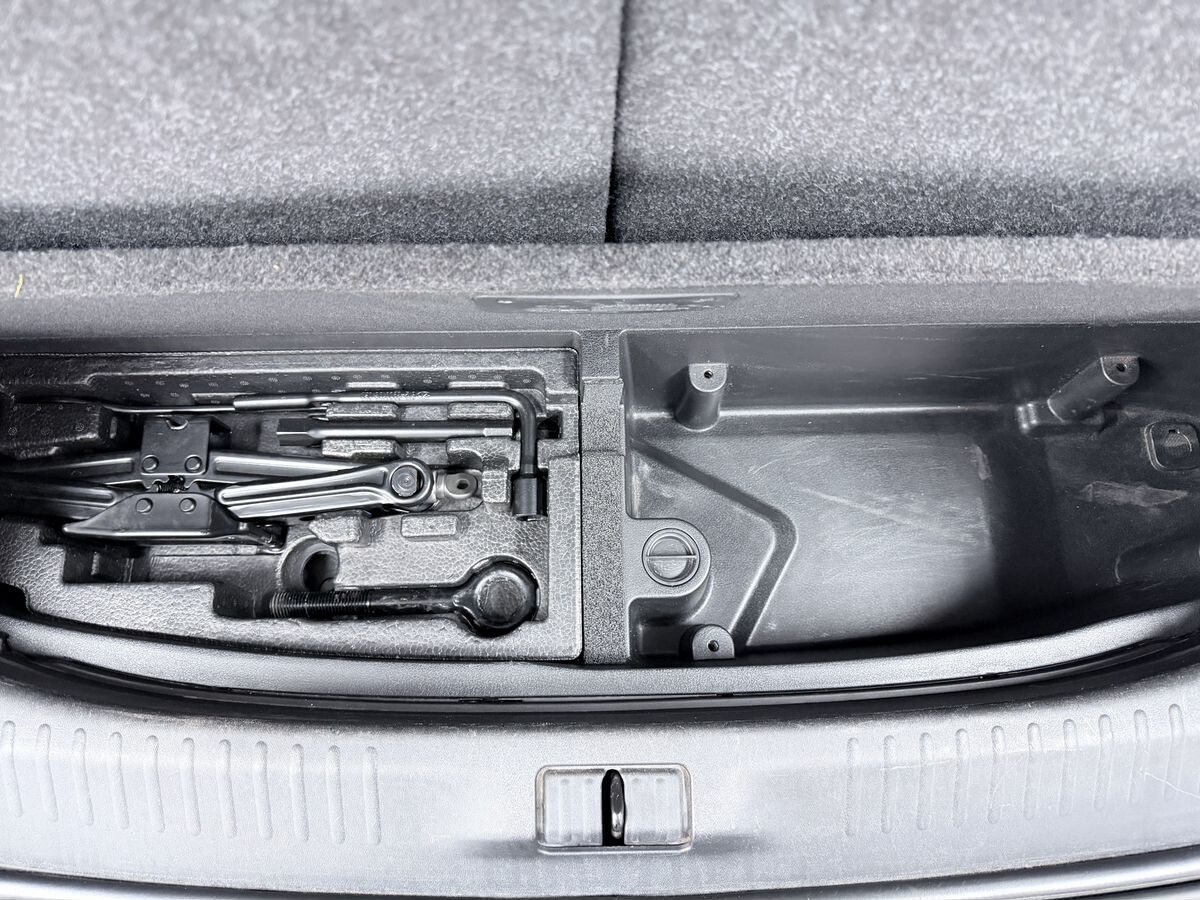 Jetour X70 Plus 2022 - фото автомобиля