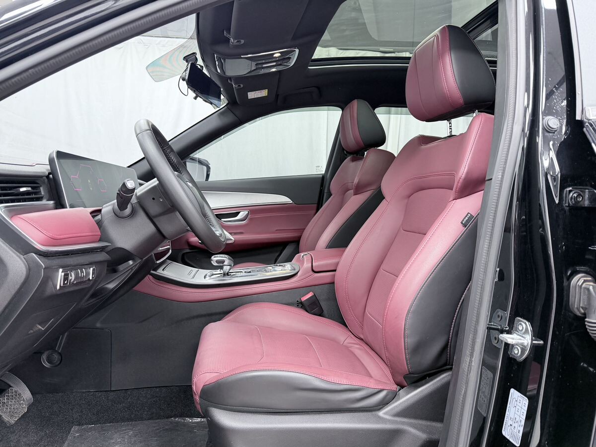 Jetour X70 Plus 2022 - фото автомобиля