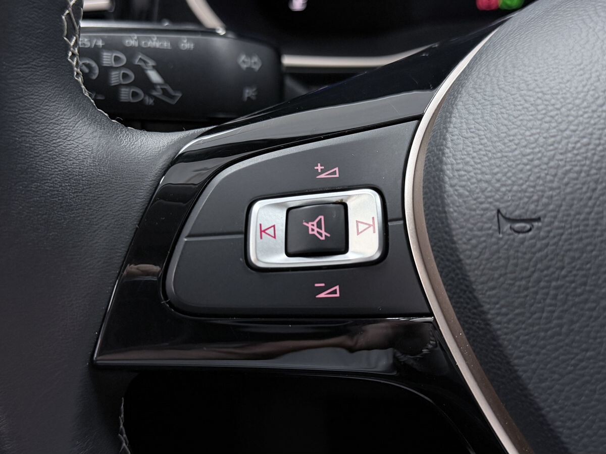 Jetta VS7 2023 - фото автомобиля