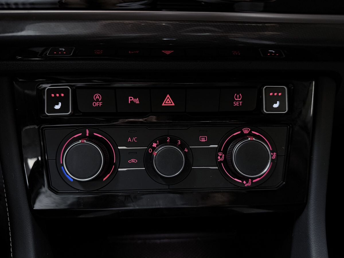 Jetta VS7 2023 - фото автомобиля